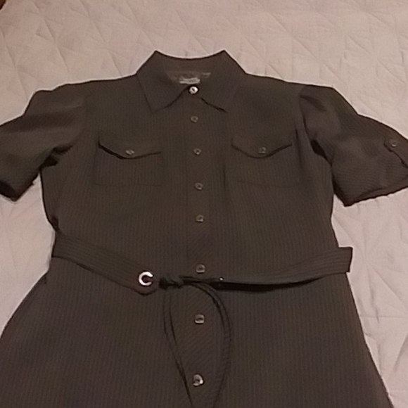 Tahari button down dress - Picture 2 of 3